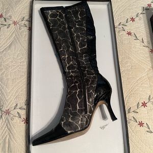 Johanna Ortiz Fantasy Collection Crackle/Pony Giraffe